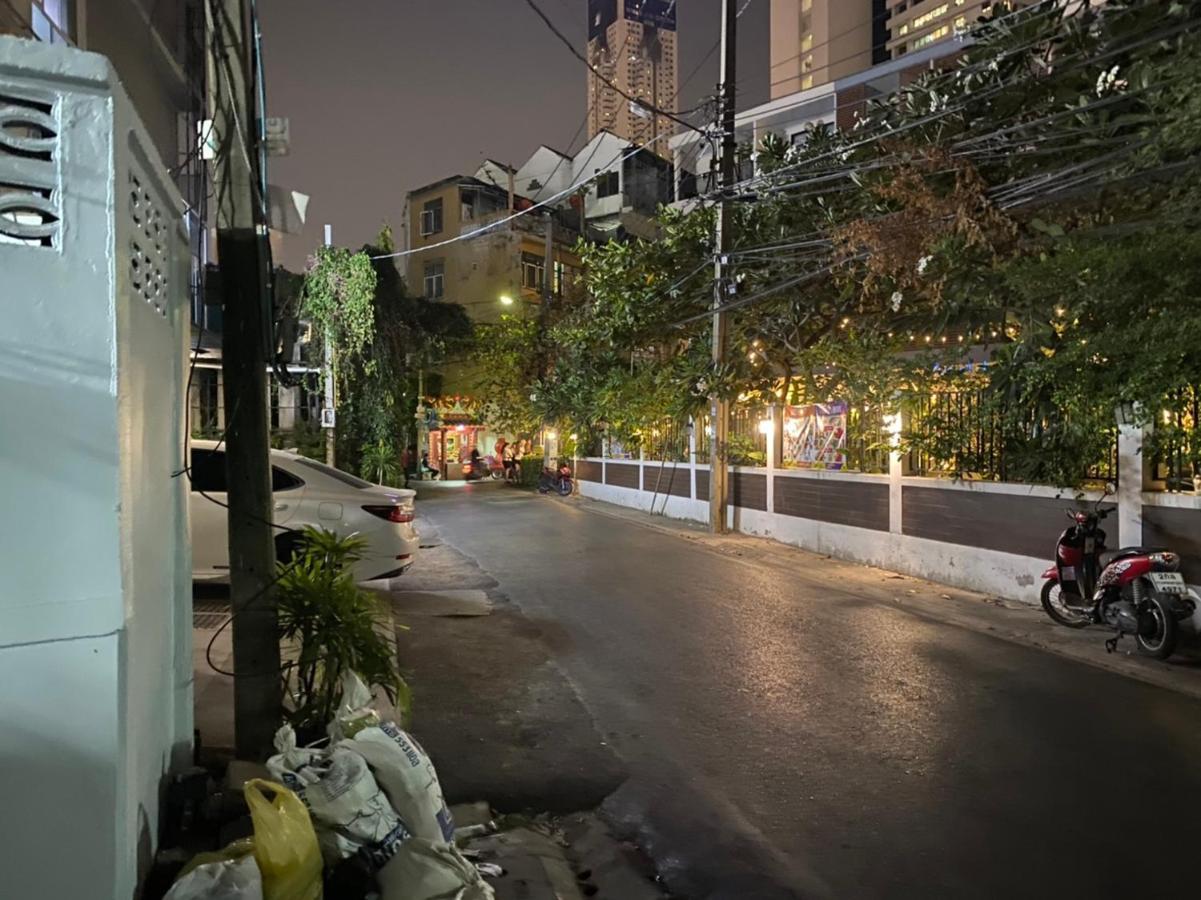 Hotel Del Luna Bangkok Bagian luar foto
